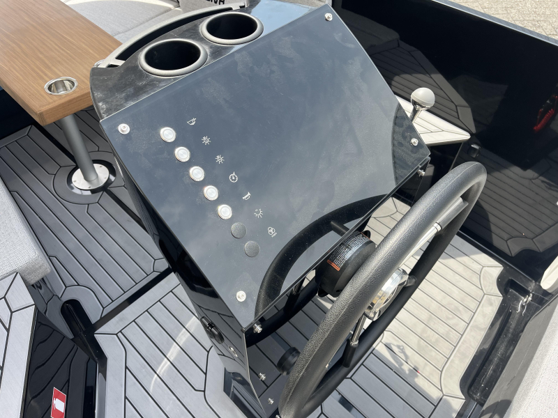 Corsiva 600 Tender + 30pk Suzuki 2024 — foto 7 van 12