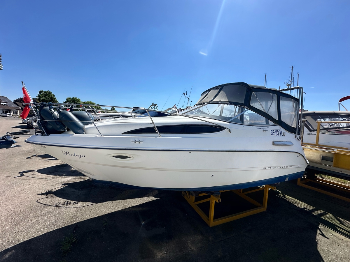 Bayliner 275
