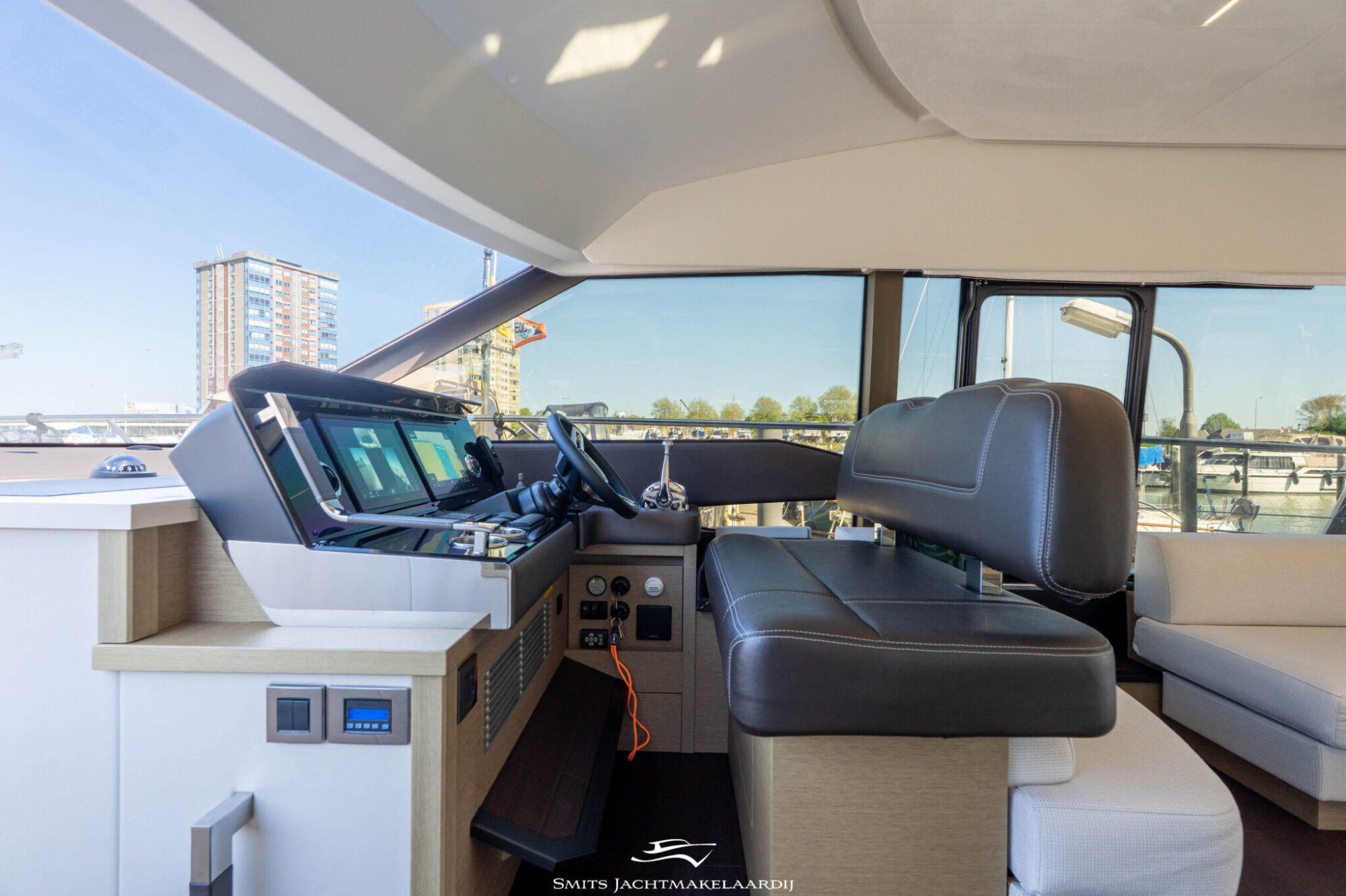 Prestige 590 Flybridge — foto 21 van 154
