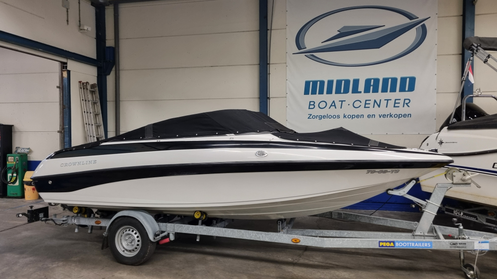 Crownline 18 ss met MerCruiser 3.0 inboard en Pega trailer — foto 2 van 10
