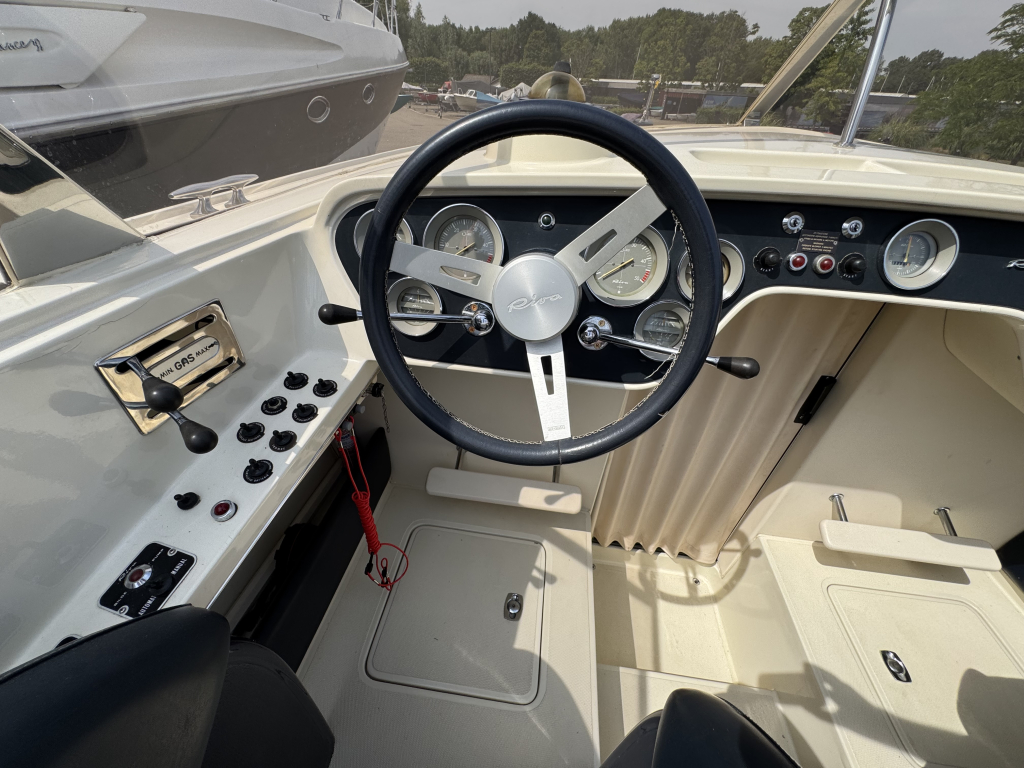 Riva St Tropez — foto 10 van 33