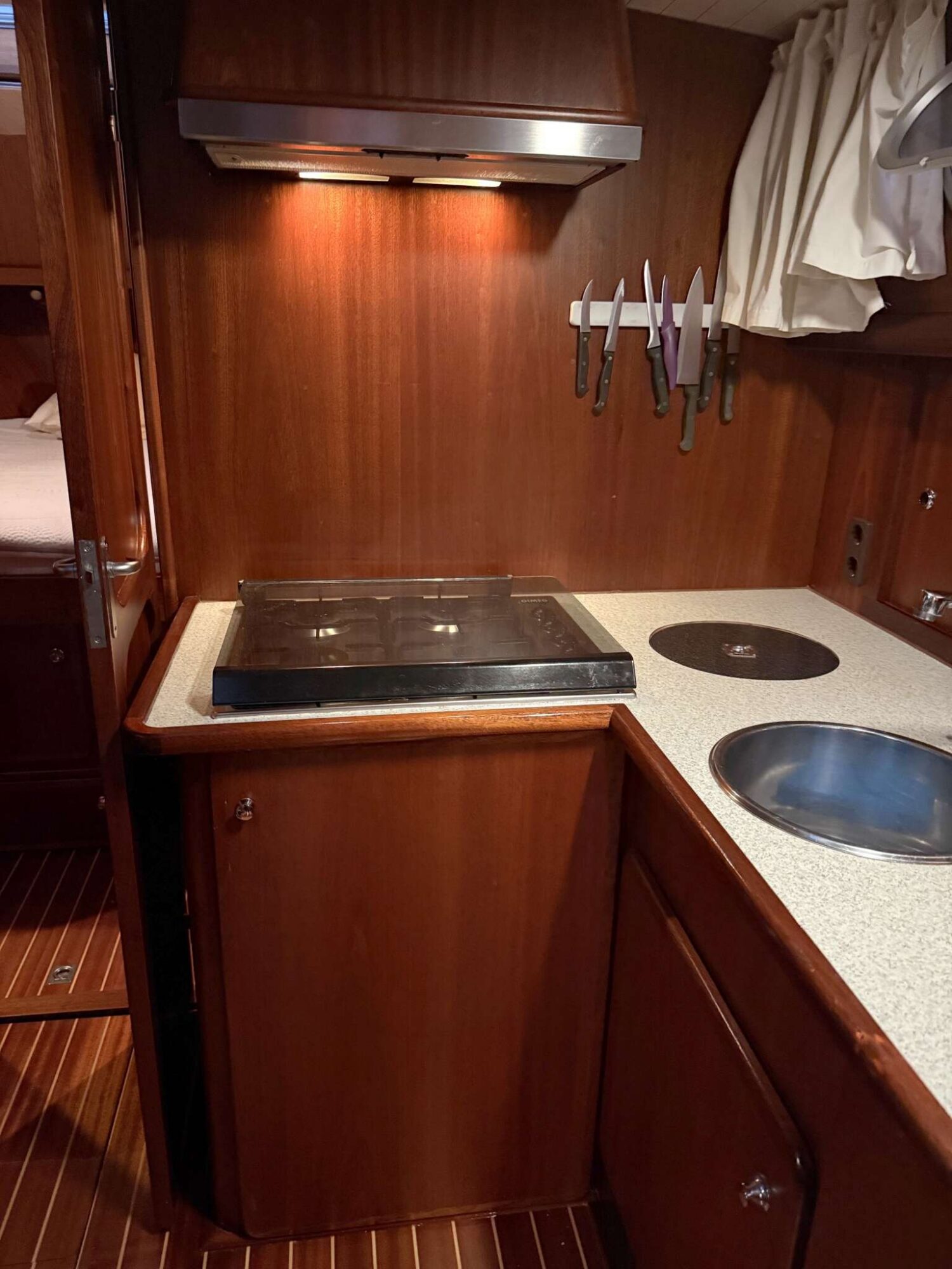 Crown yachts Crown Cruiser 12.85 OK Spiegeldeur — foto 15 van 23