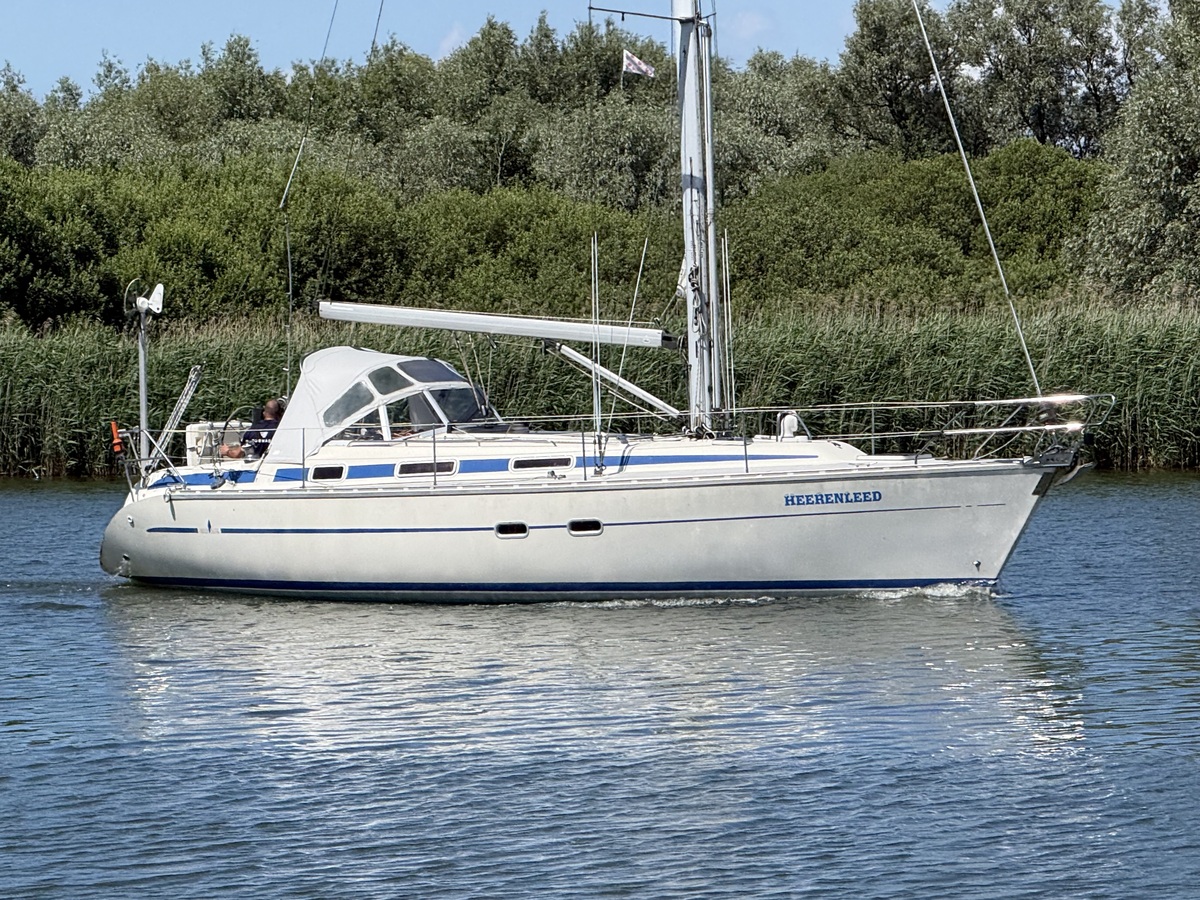 Bavaria Yachtbau GmbH Bavaria Yachts 350 Lagoon