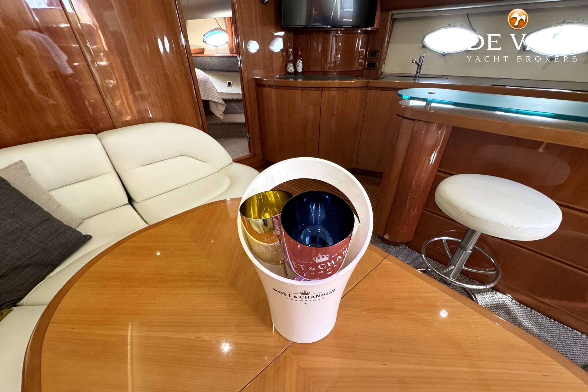 Princess V65 — foto 26 van 42