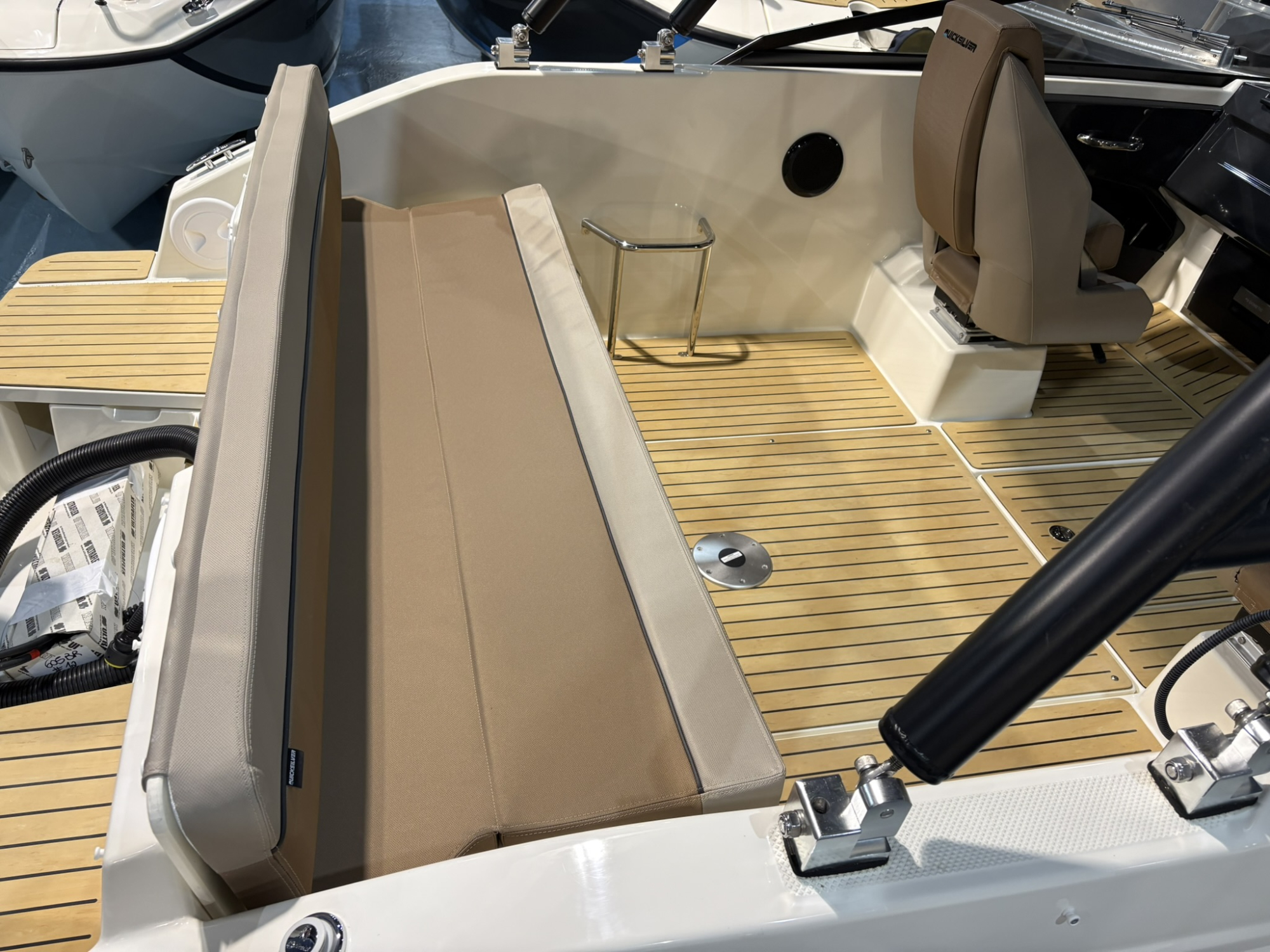 Quicksilver 605 Bowrider met Mercury 150 pk Racing — foto 10 van 11