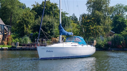 Dufour Yachts 30 Classic (2001) — foto 11 van 12