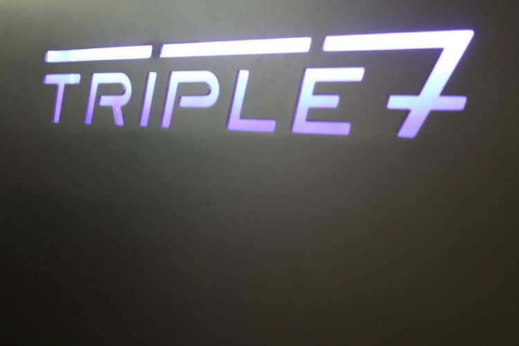 Triple 7 tender DE GROOTSTE SLOEPENSHOWROOM VAN NEDERLAND (Gedupliceerd) — foto 4 van 14