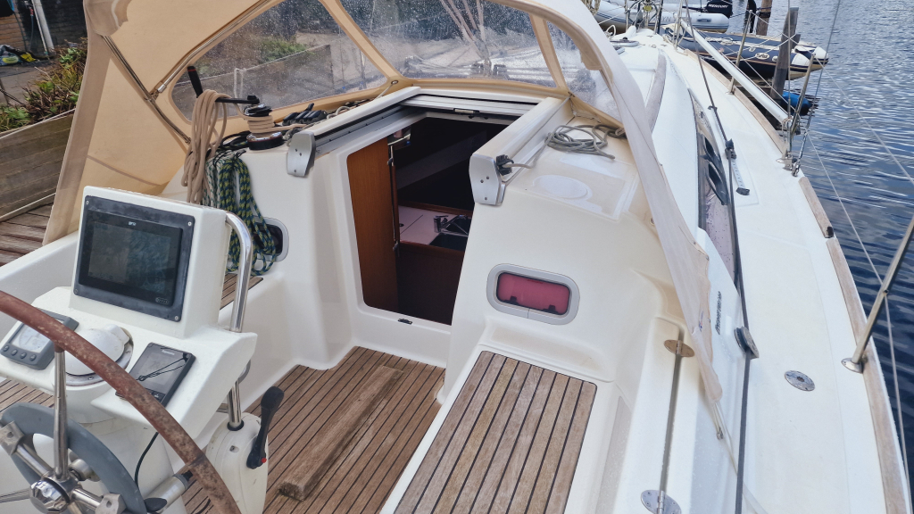 Beneteau Oceanis 31 (ondiepe kiel) — foto 7 van 35