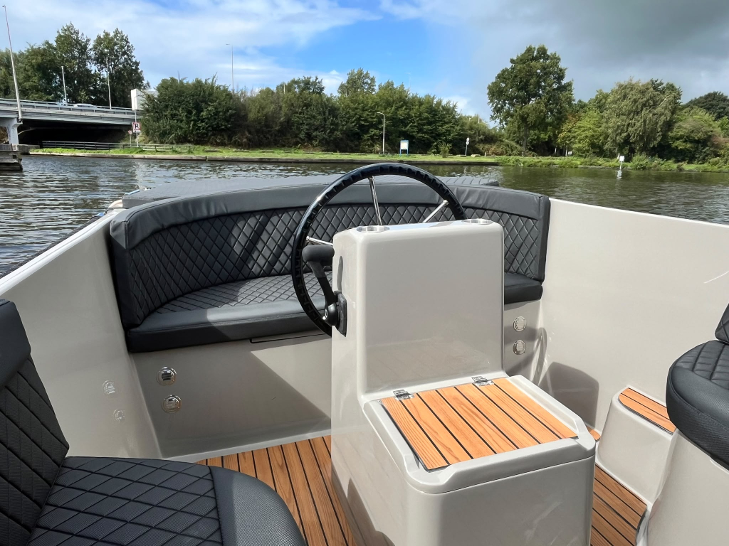 Meersloep 600 – BJ 2025 – Honda 20 PK – Zeer compleet — foto 11 van 13