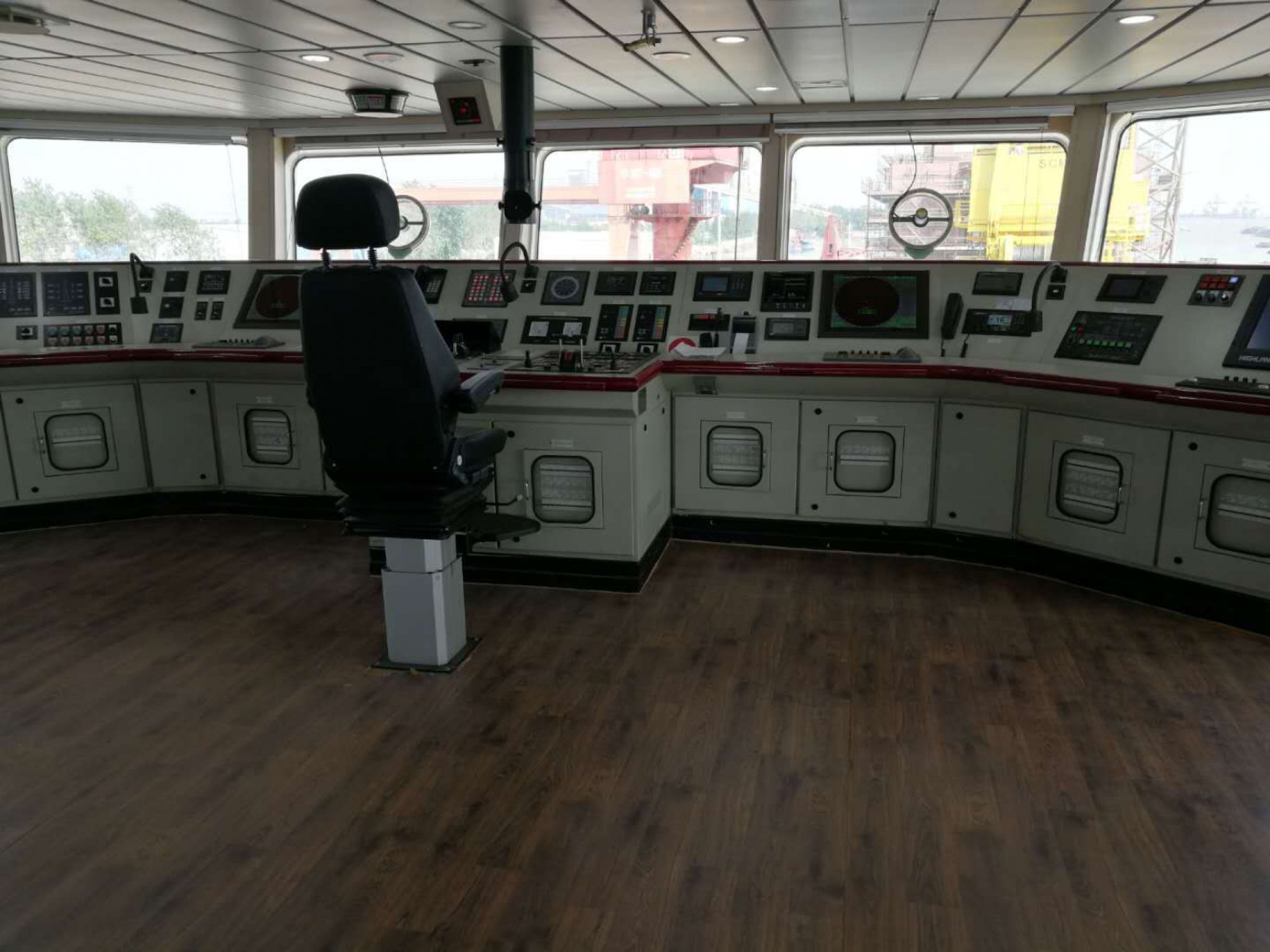 Offshore - Beroepsschip - Staal - 2021 — foto 2 van 12