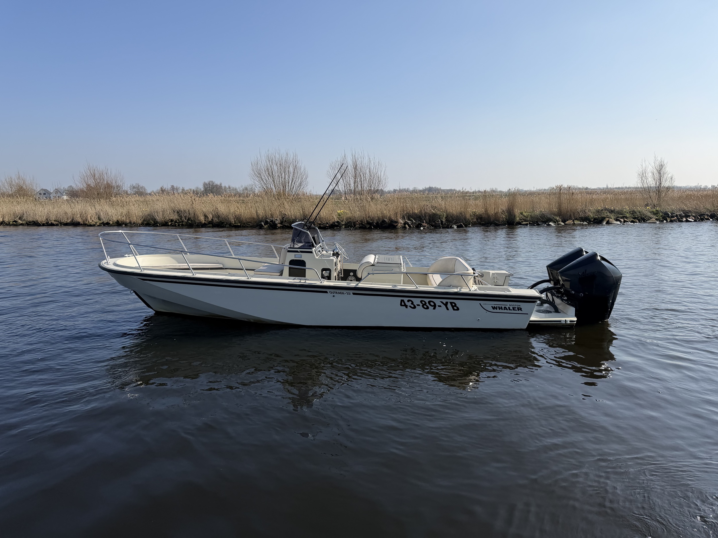 Boston Whaler 25 Outrage — foto 2 van 37