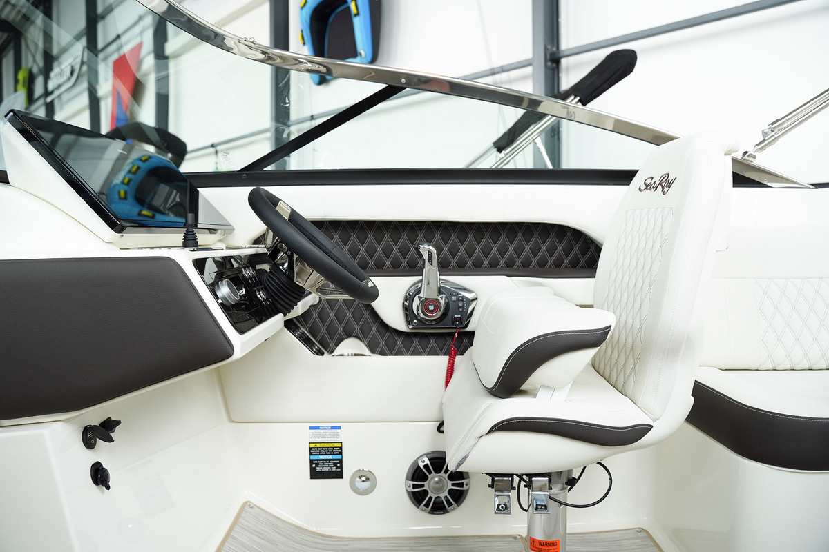 Sea Ray SLX 250 — foto 16 van 57
