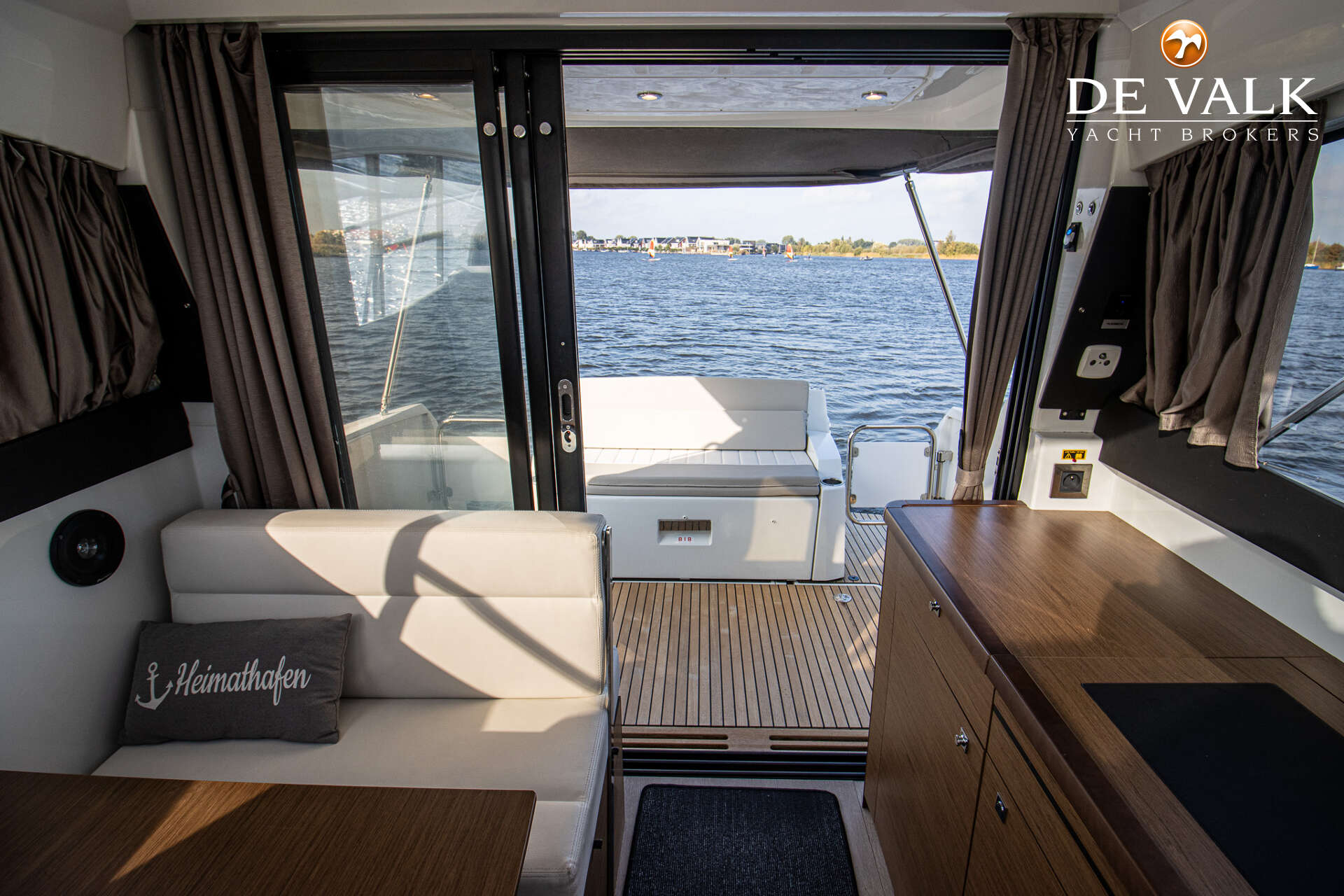 Jeanneau NC 9 — foto 18 van 38