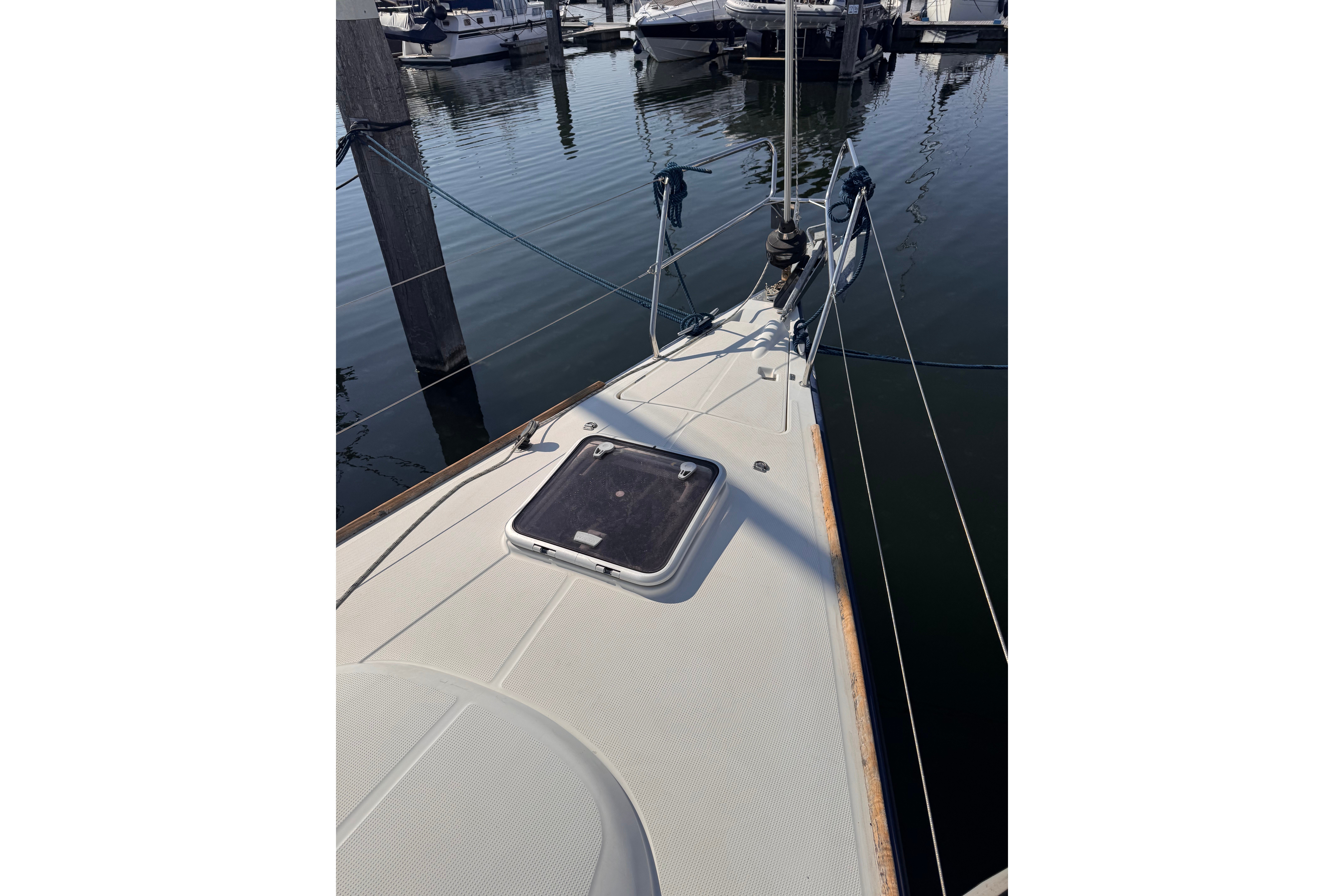 Beneteau First 36.7 — foto 7 van 11