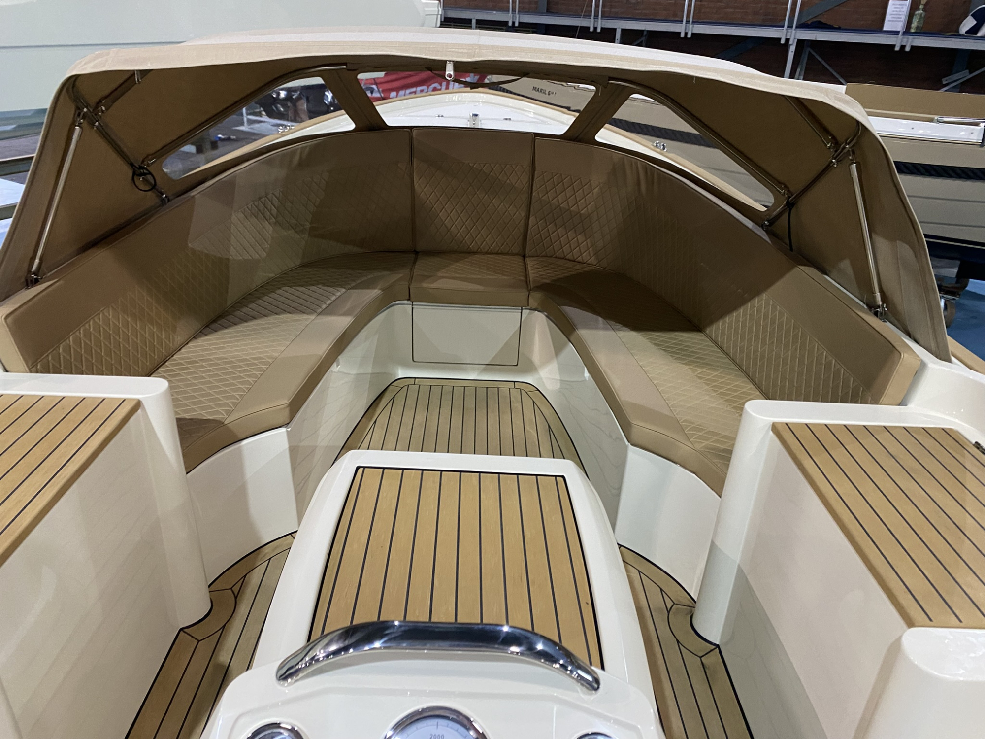 Antaris Sixty7 met Vetus 42 pk creme op voorraad! — foto 5 van 9