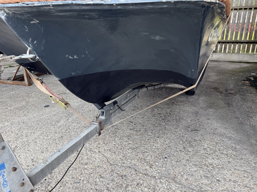Motorboot 6m recente 15pk Honda trailer 6m kajuitboot — foto 2 van 10