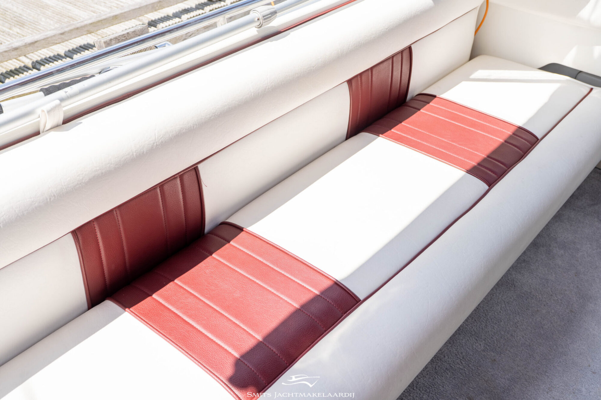Sea Ray 370 Express Cruiser — foto 33 van 59