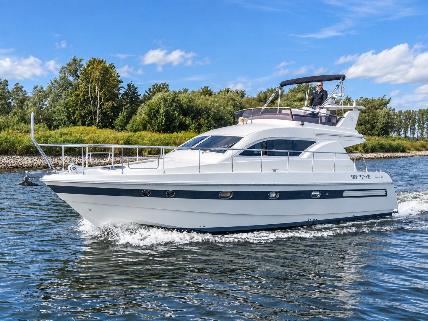 Mochi Craft 43 Flybridge
