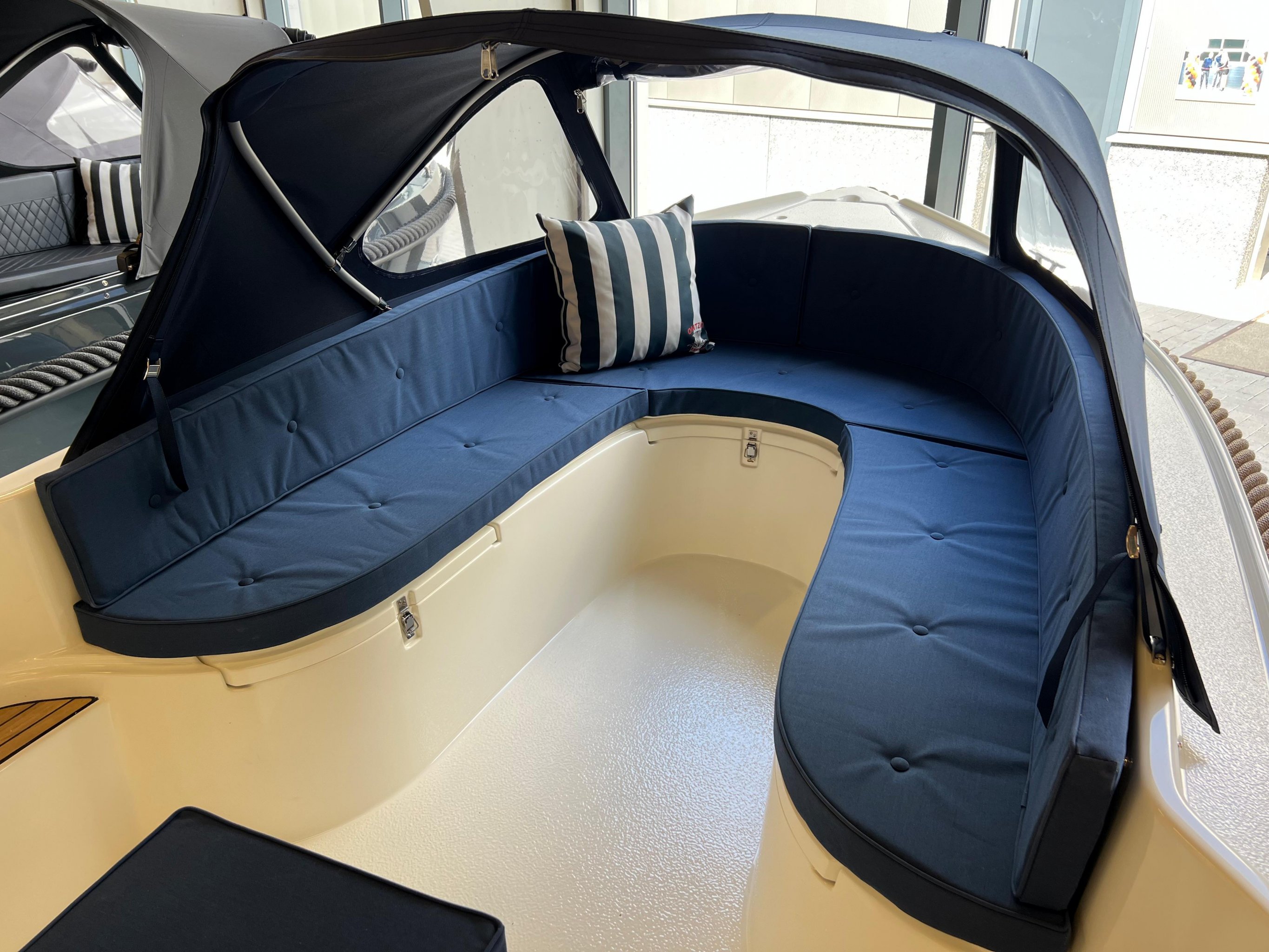 Lekkere sloep Oud Huijzer 575 voor veel vaarplezier. — foto 3 van 5
