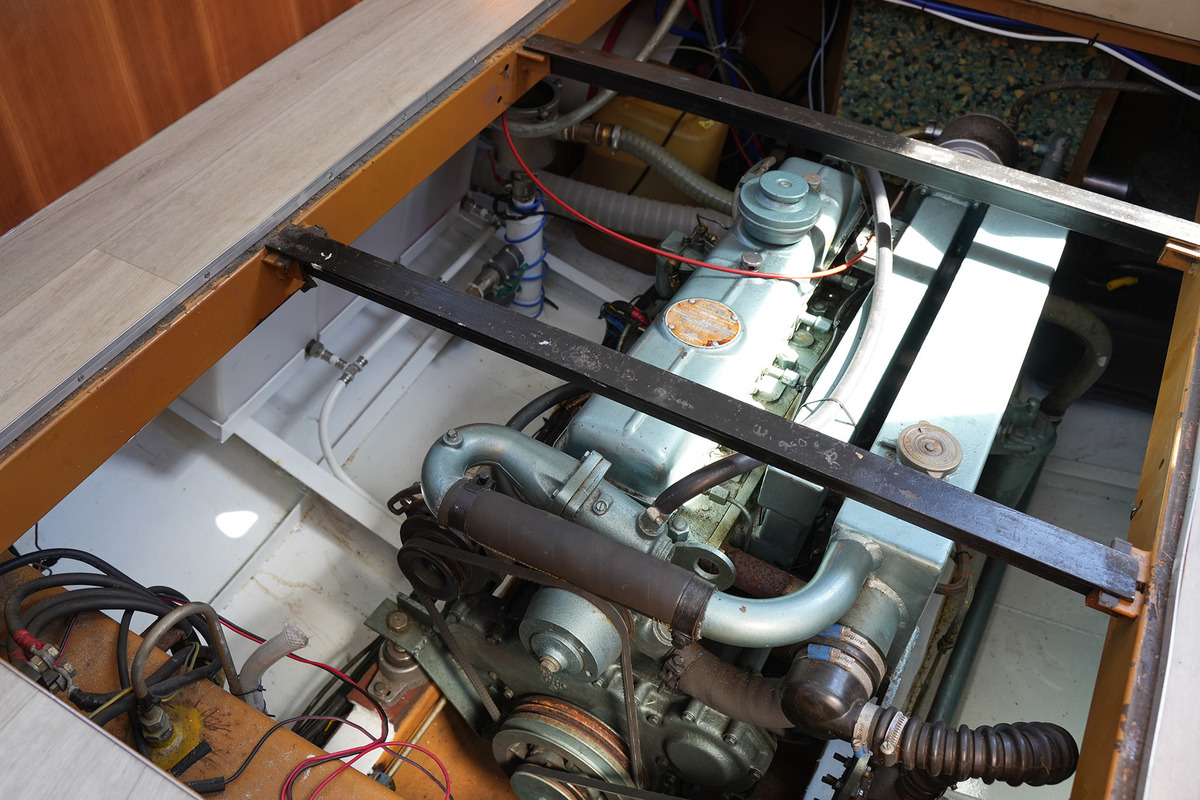 Treffer 1300 AK — foto 32 van 39