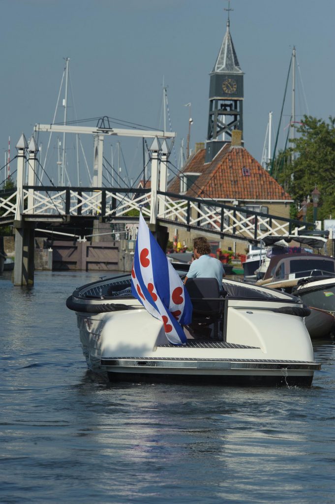 Waterspoor 777 Aviator  — foto 4 van 11