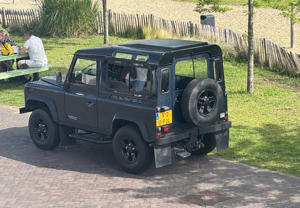 Land Rover Defender 90 2.0 benzine  (Gedupliceerd) — foto 14 van 15