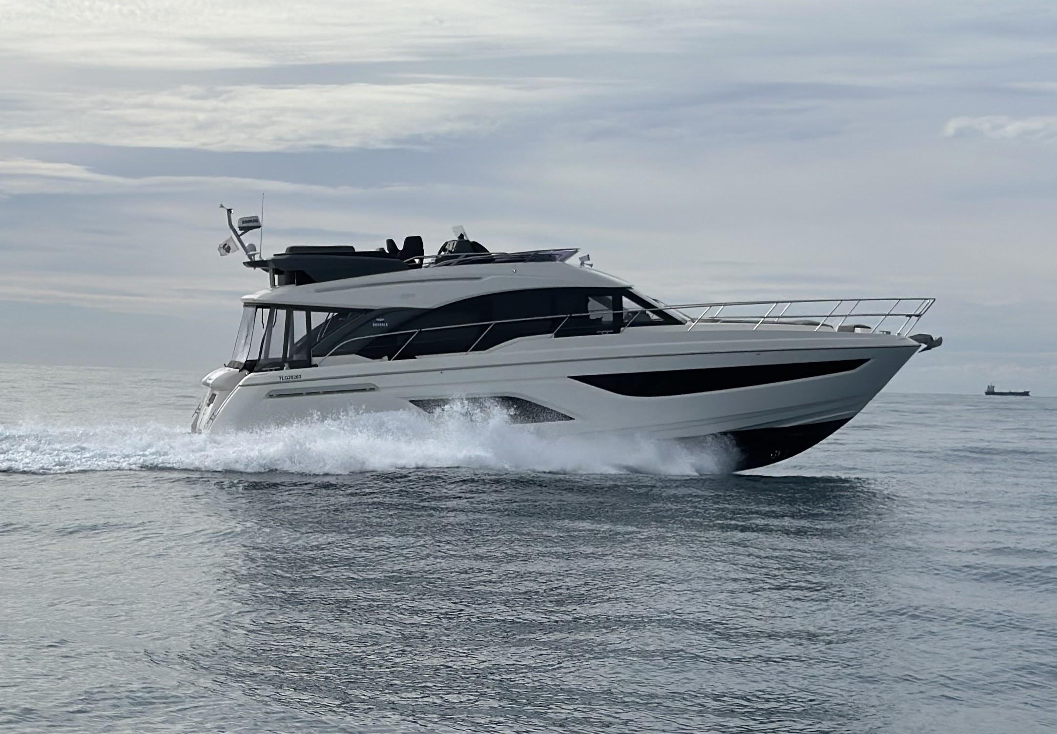 Bavaria R55 Flybridge — foto 1 van 27