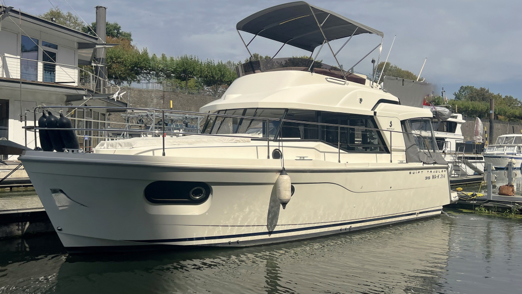 Beneteau Swift Trawler 35 — foto 2 van 76