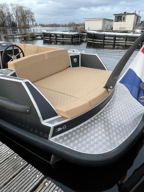 Van Vossen 650 sport e tender DEMO — foto 14 van 16