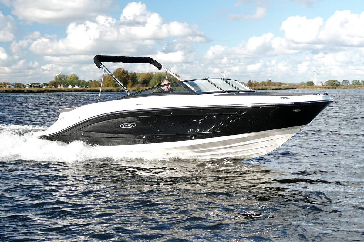 Sea Ray SPX 230 — foto 2 van 42