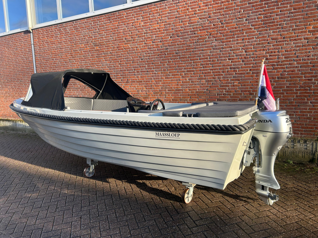 Maassloep 540 met 10PK Honda — foto 1 van 9
