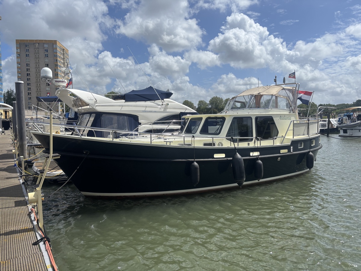 Monty Bank 38