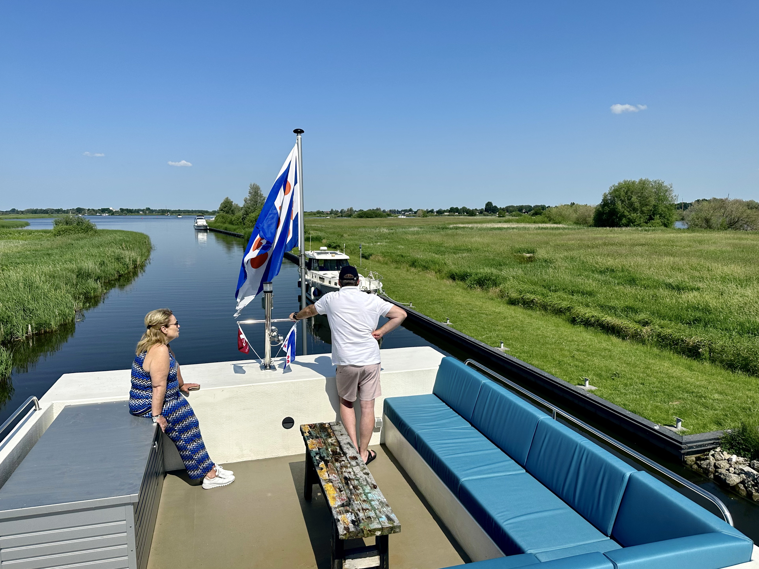 HOMESHIP VaarLoft Volledig Elektrische Houseboat — foto 37 van 60