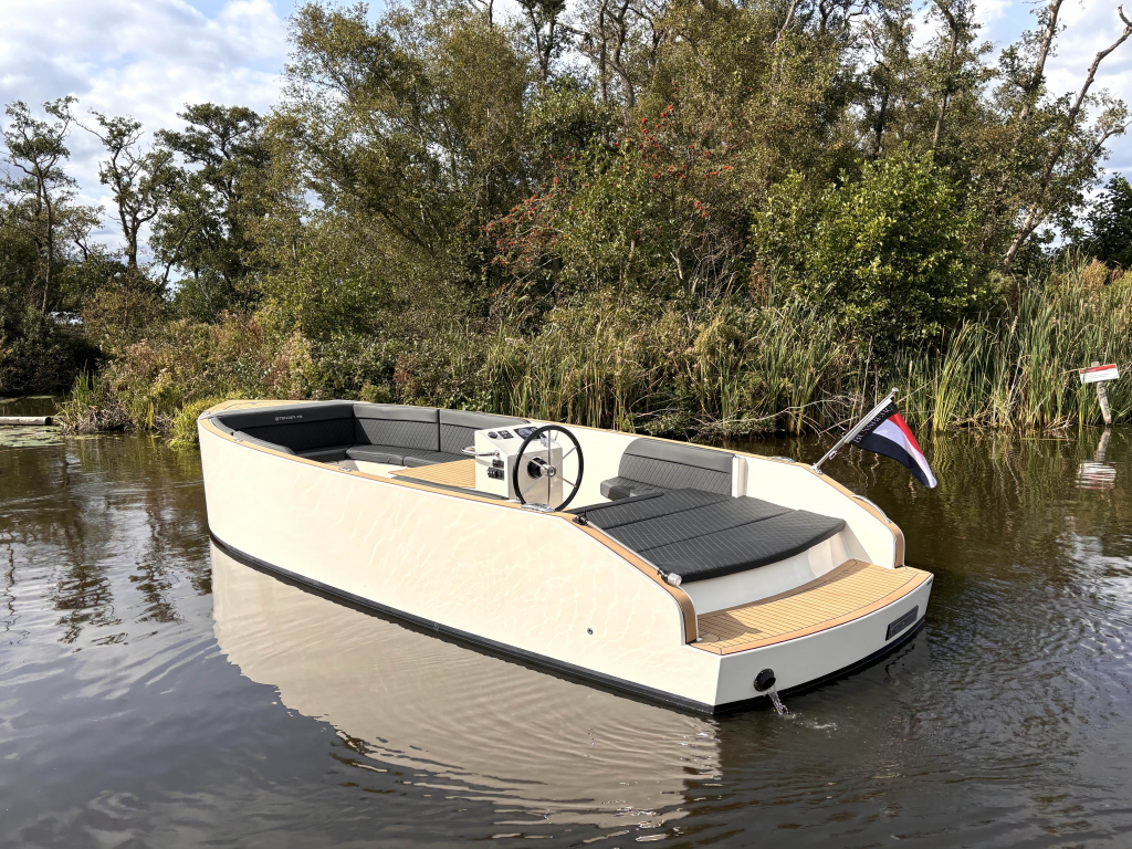 Atender 72 met 42pk - Direct Vaarklaar  — foto 2 van 13