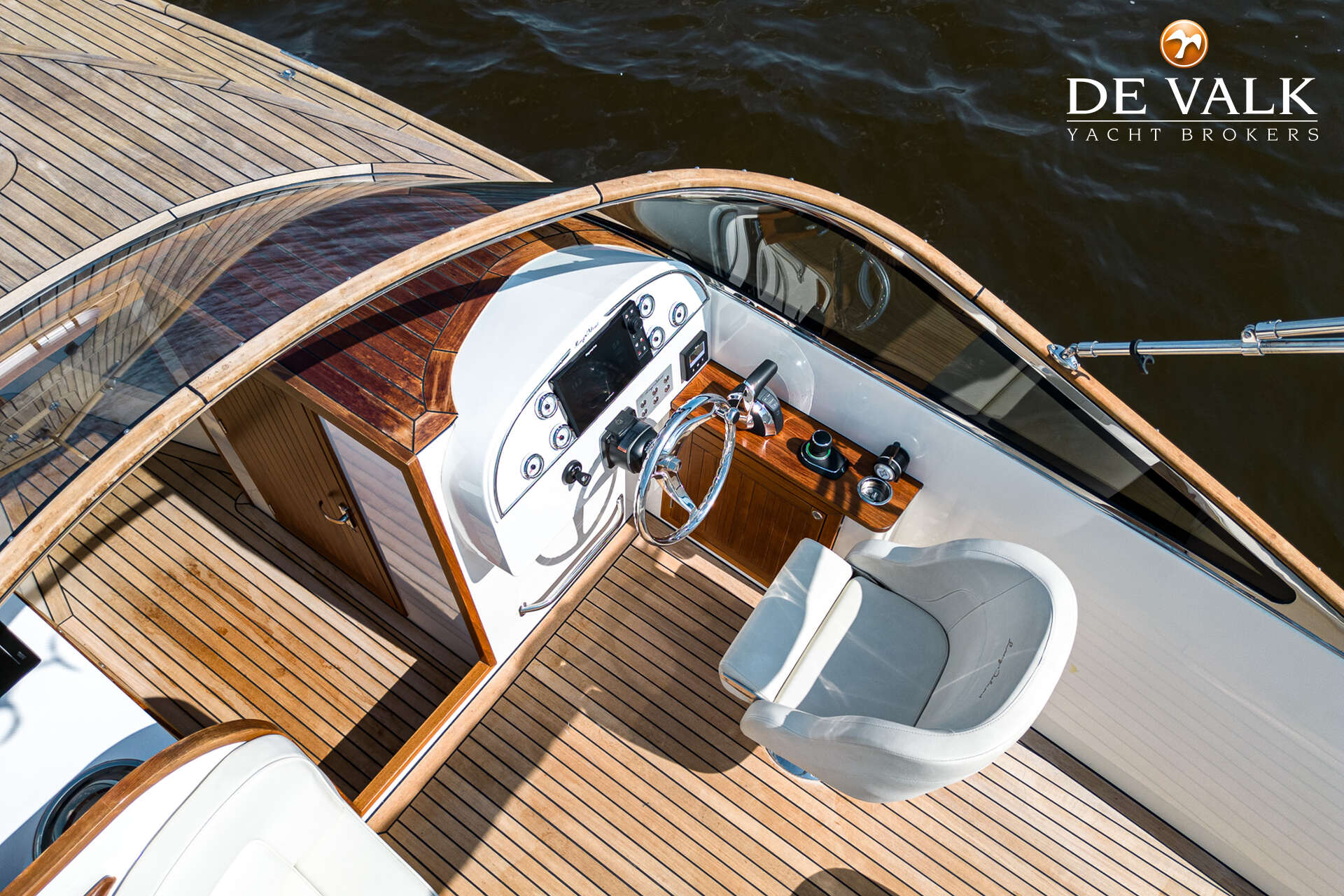 Long Island 33 Runabout — foto 7 van 43