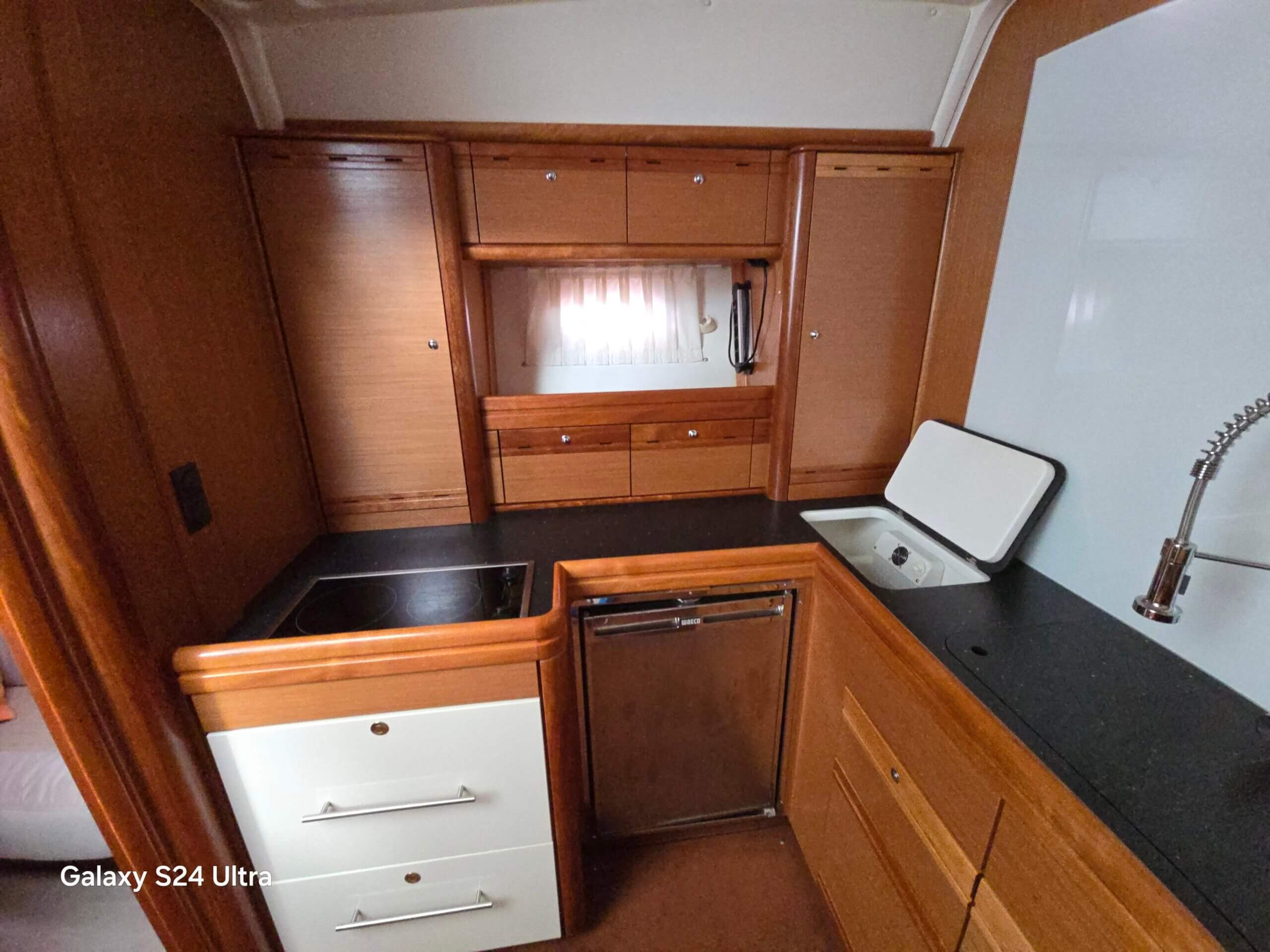 Bavaria 42 Sport HT — foto 10 van 12