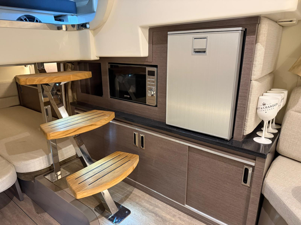 Sea Ray Sundancer 320 — foto 22 van 39