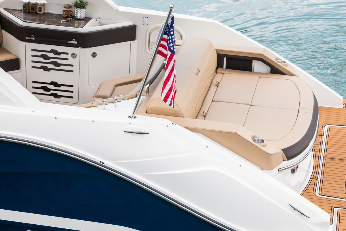 Sea Ray SLX 310 Outboard — foto 25 van 29