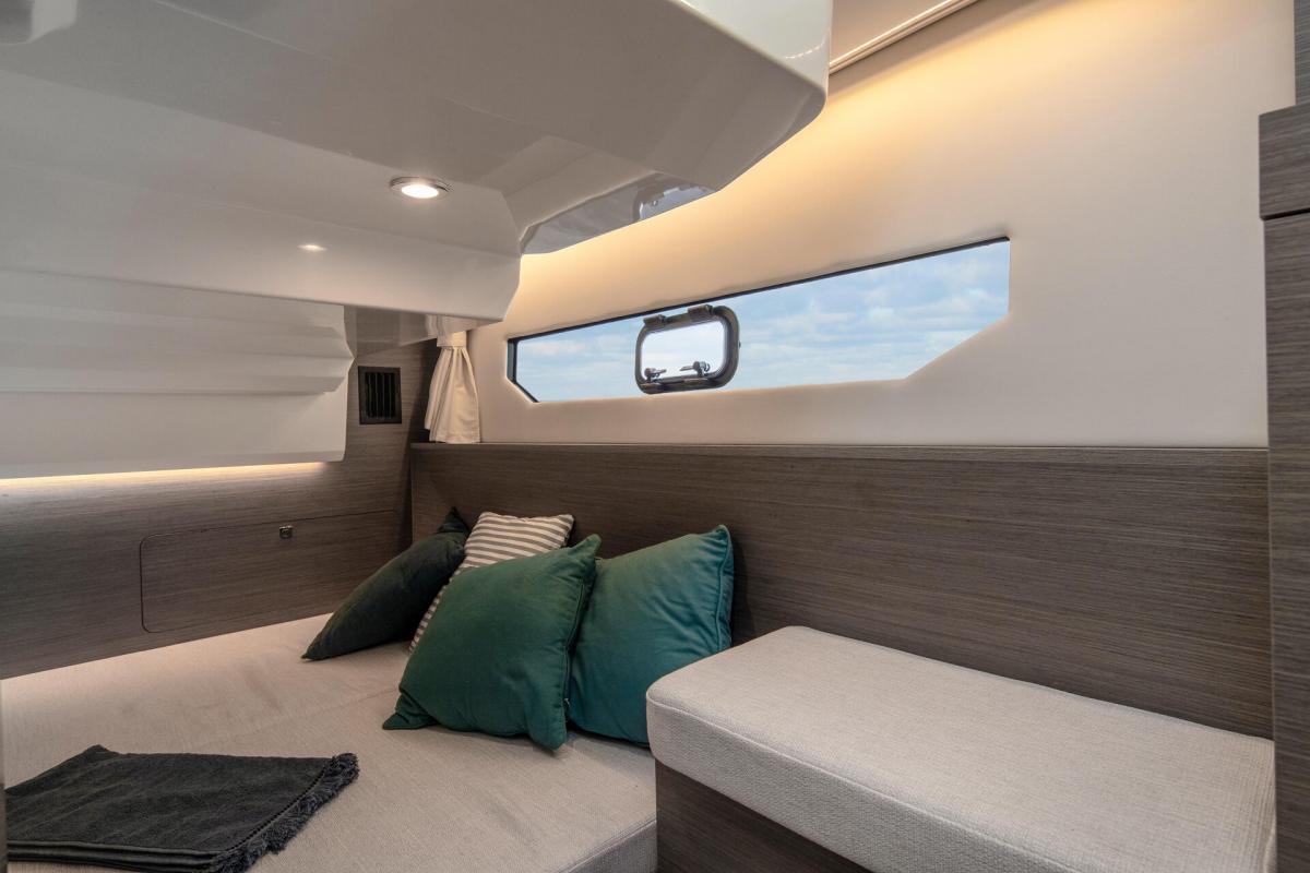 Jeanneau Merry Fisher 895 serie 2. Dit schip is aanwezig op de Yamaha stand van hiswa te water 2026. — foto 40 van 48