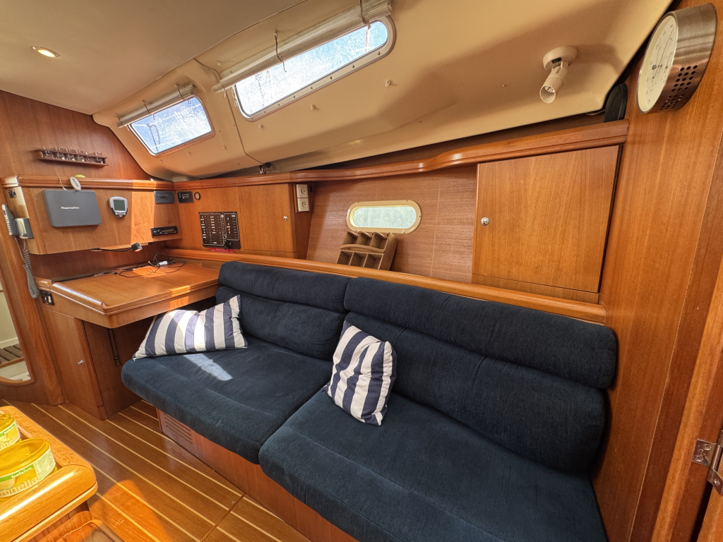 Hunter 356 — foto 17 van 72