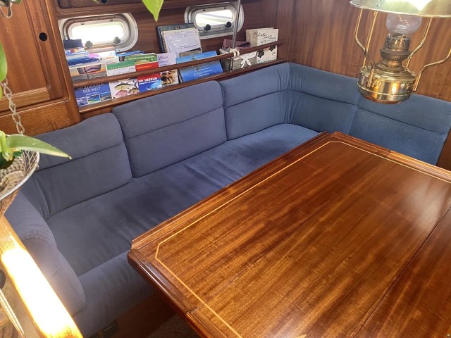 Bavaria 350 Lagoon - BluYachting — foto 3 van 12