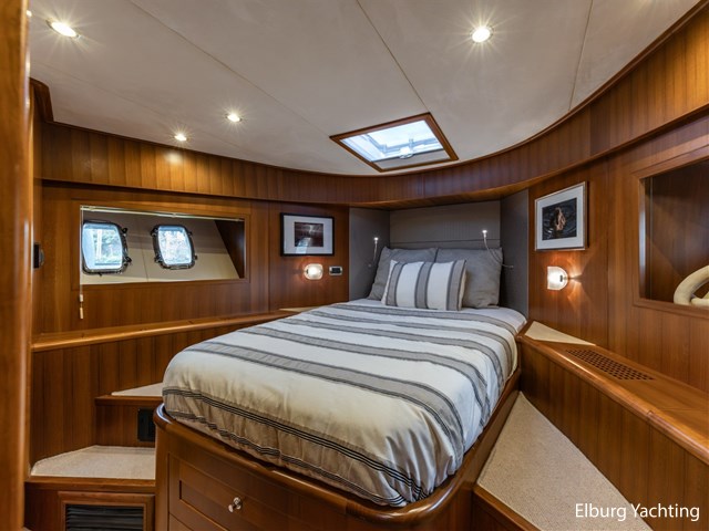 Trader 42 - Cabrio — foto 29 van 76