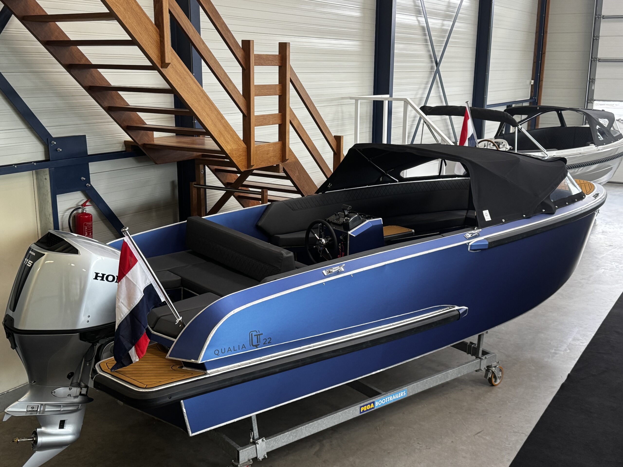 Qualia QT 22 Outboard — foto 24 van 28