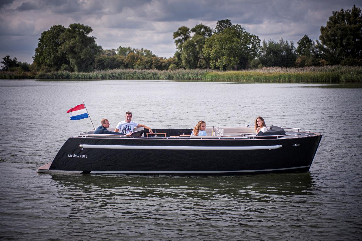 Maxima 730I Tender Sloep
