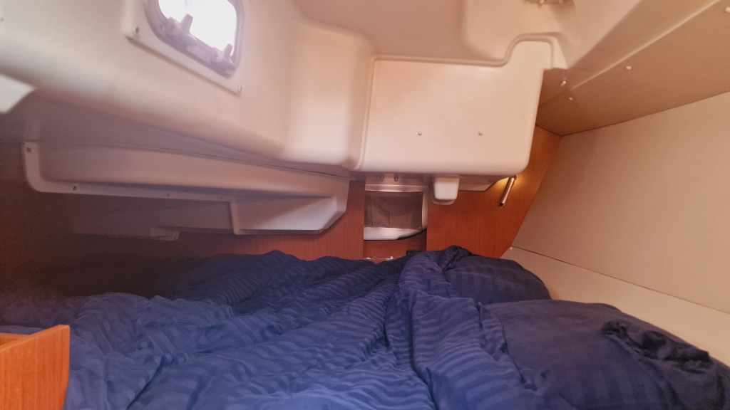Beneteau Oceanis 31 (ondiepe kiel) — foto 30 van 35