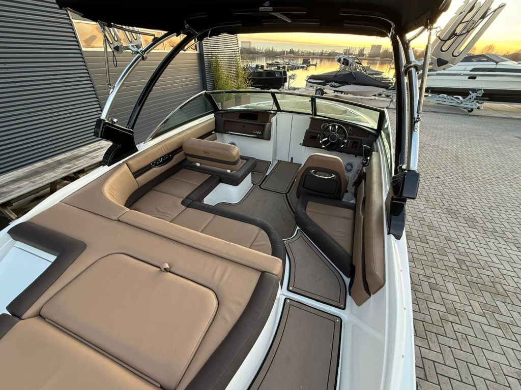 Cobalt CS 22 + Trailer (Gedupliceerd) — foto 9 van 21