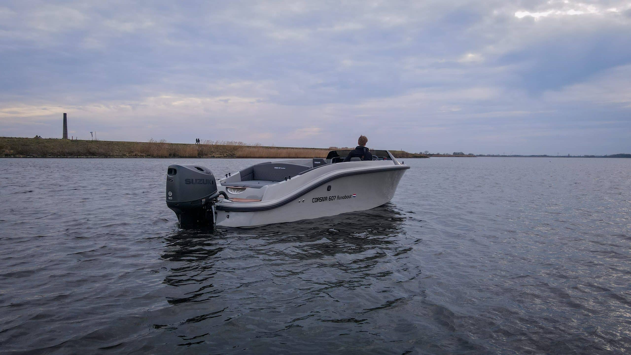 Corsiva 607 Runabout — foto 1 van 9