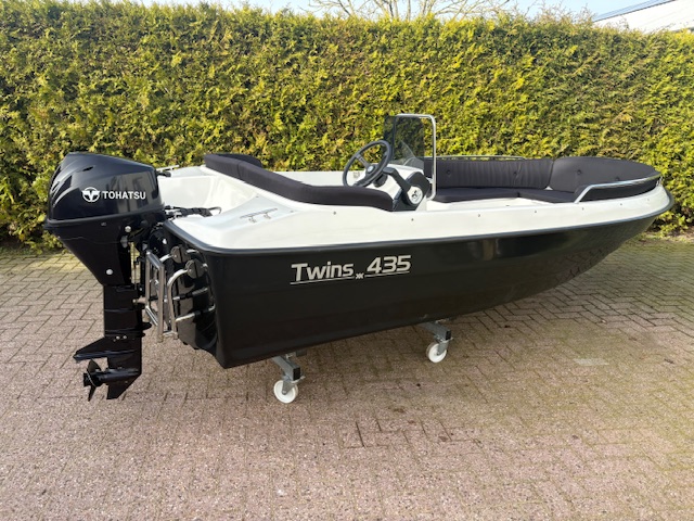 VAARKLAAR!! ZGAN Twins 435 met Tohatsu 8 PK en  Dekzeil — foto 5 van 10