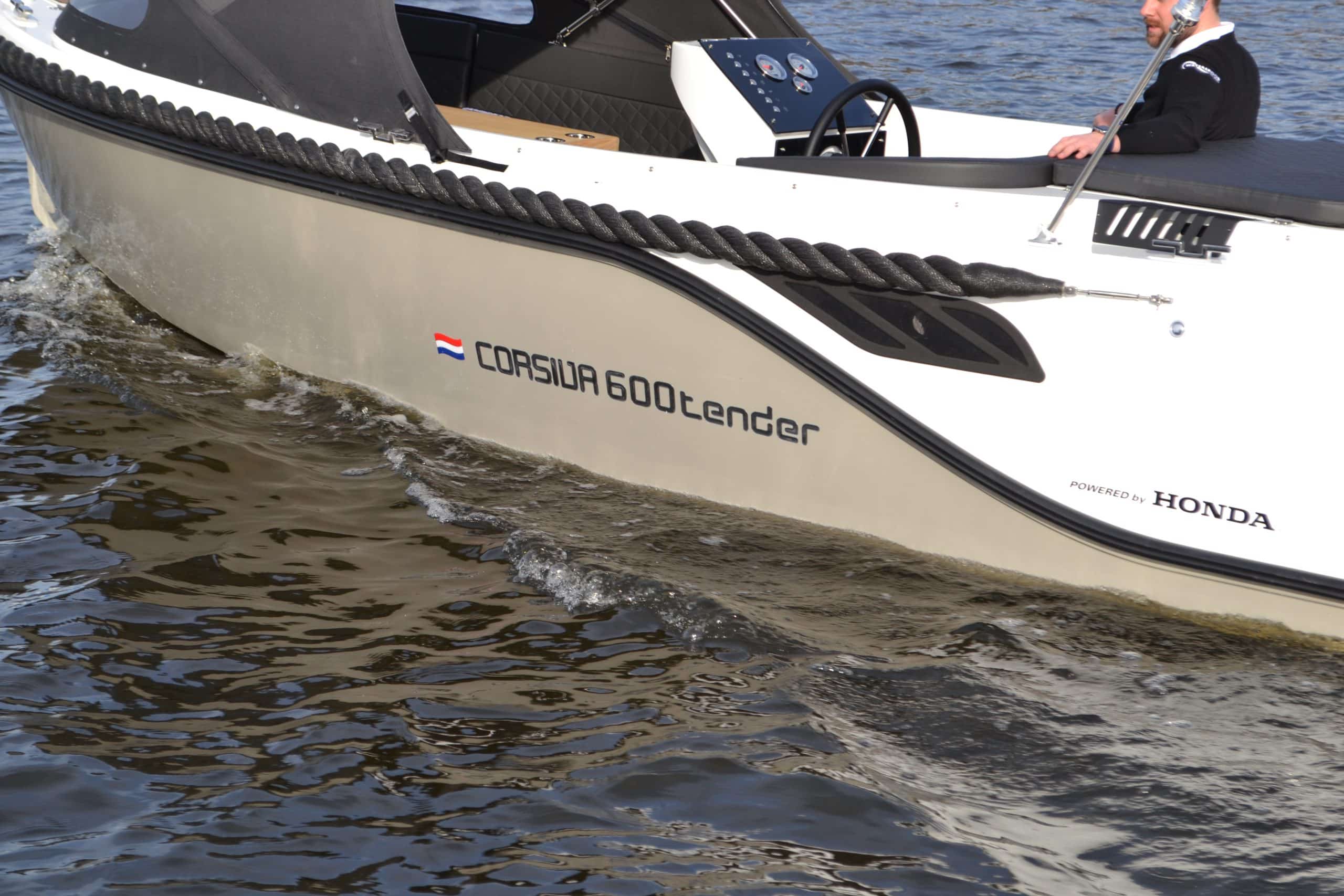 Corsiva 600 Tender — foto 5 van 9