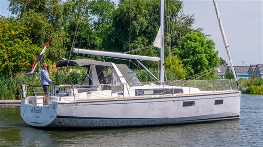 Beneteau Oceanis 38.1 (2018) — foto 10 van 12